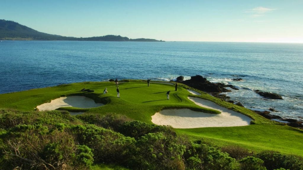 Pebble Beach Golf Links es uno de los campos de golf mejor valorados de California