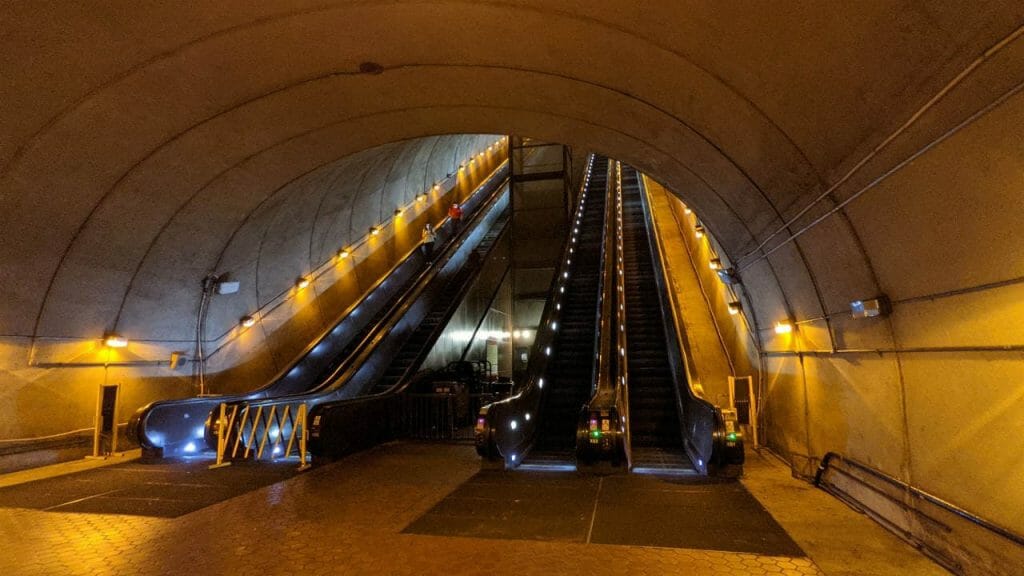 Escalera mecánica de la estación del Centro Médico, Washington