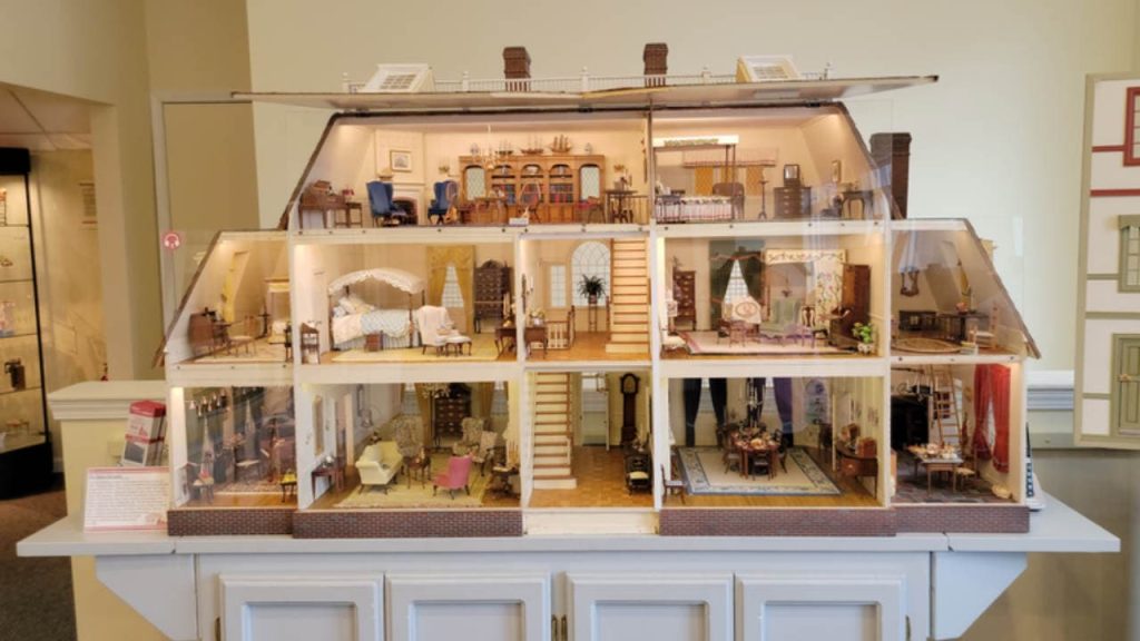 Museo de casas en miniatura y otras colecciones