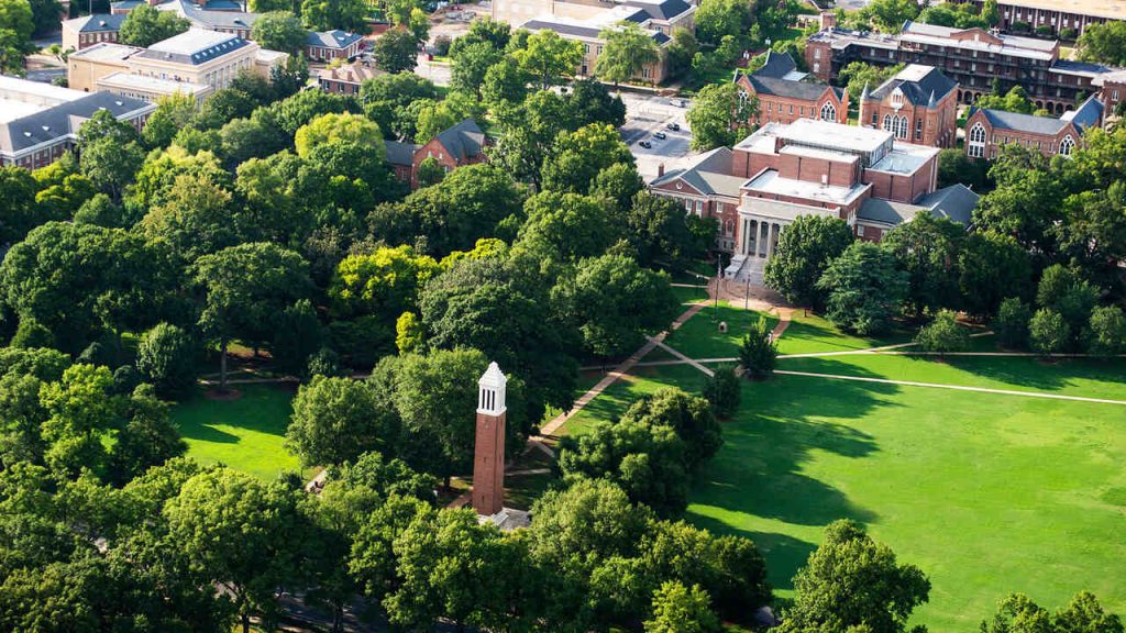 La Universidad de Alabama es una de las mejores universidades de Alabama.