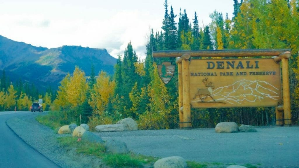 El Parque Nacional y Reserva Denali es uno de los mejores lugares para visitar en Alaska