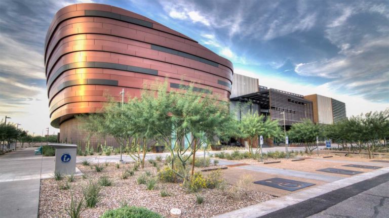 Las mejores escuelas de enfermería en Arizona con altas calificaciones