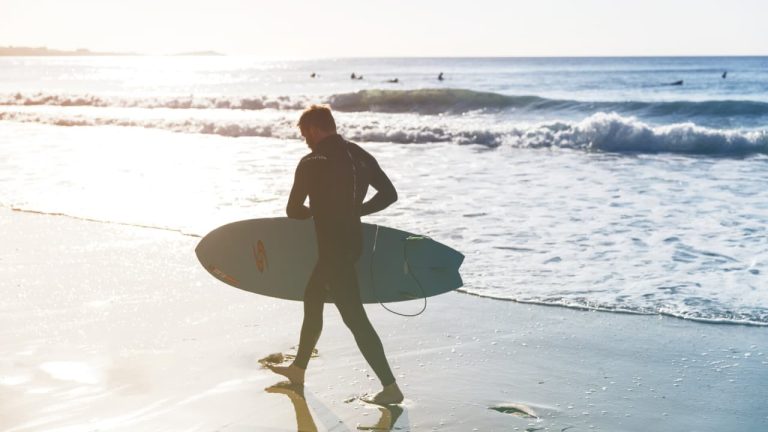 Los mejores destinos para practicar surf en Estados Unidos