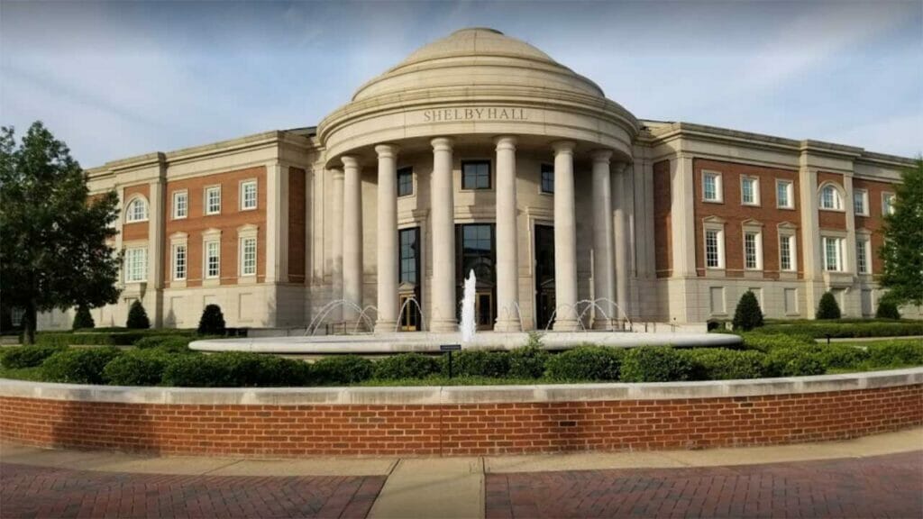 La Universidad de Alabama es una de las mejores escuelas de justicia penal de Alabama.