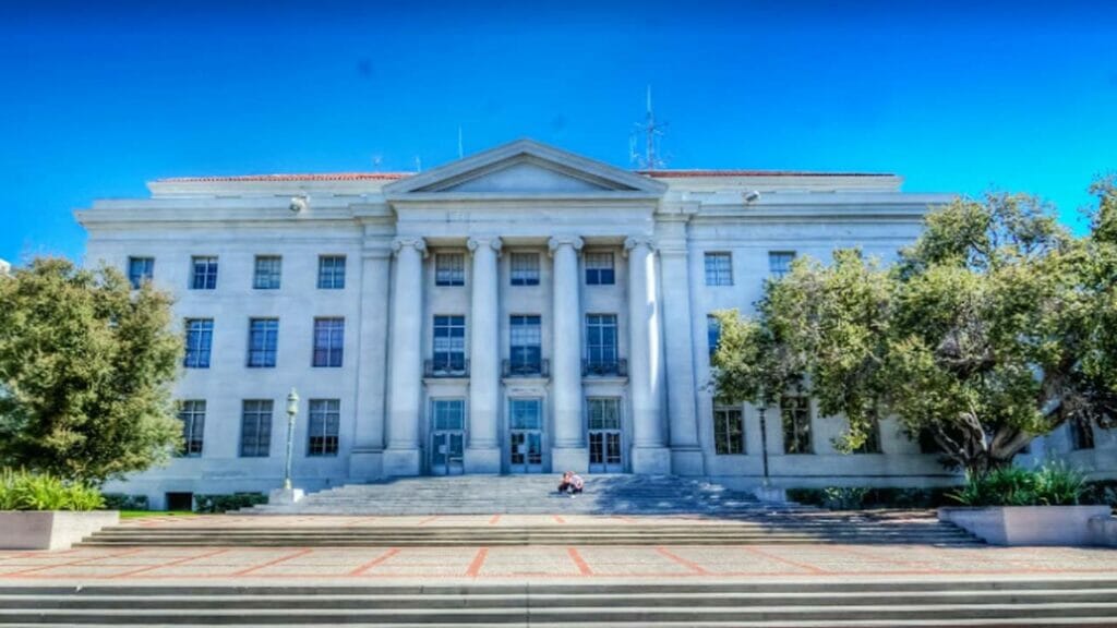 La Universidad de California es una de las universidades más prestigiosas de EE. UU.