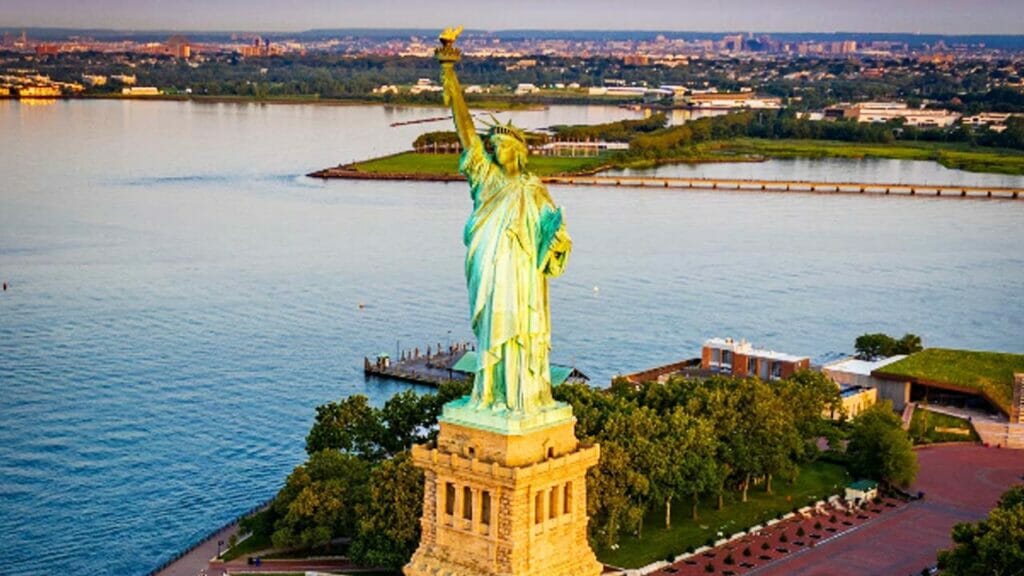 La Estatua de la Libertad es una de las estatuas más altas de EE. UU.