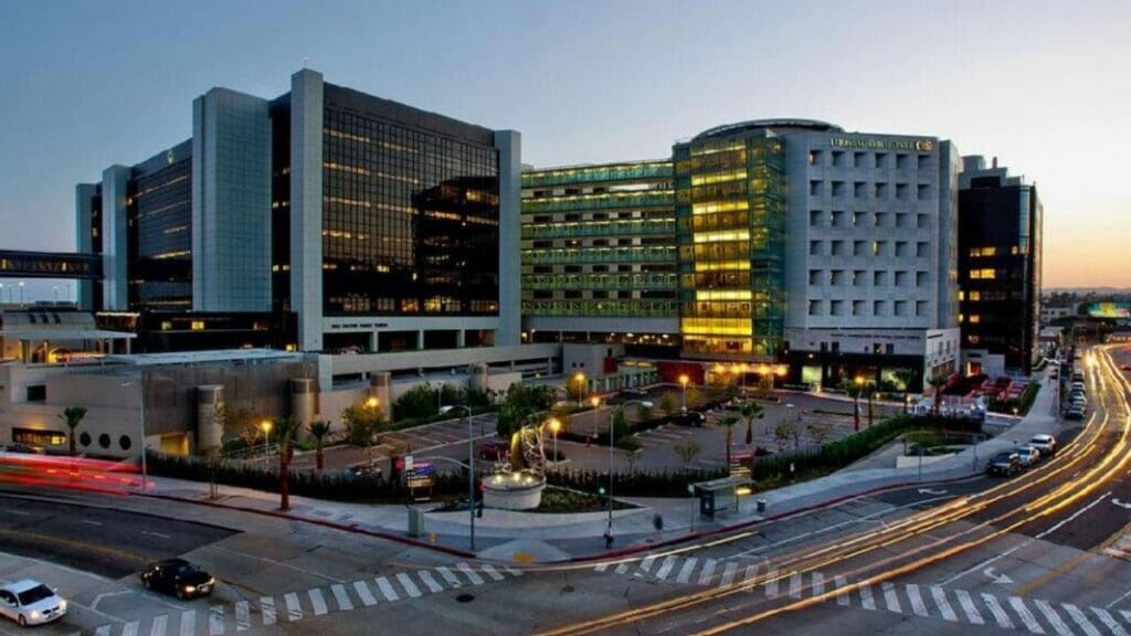 Cedars-Sinai Medical Center es uno de los hospitales más grandes de California
