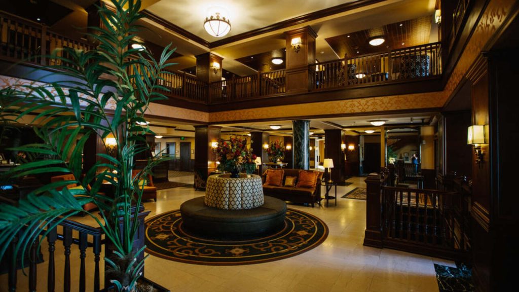 El Hotel Julien Dubuque es uno de los hoteles más románticos de Iowa.