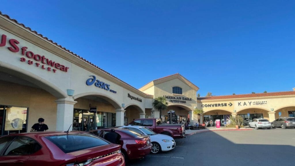 Camarillo Premium Outlets es uno de los centros comerciales outlet más populares de California
