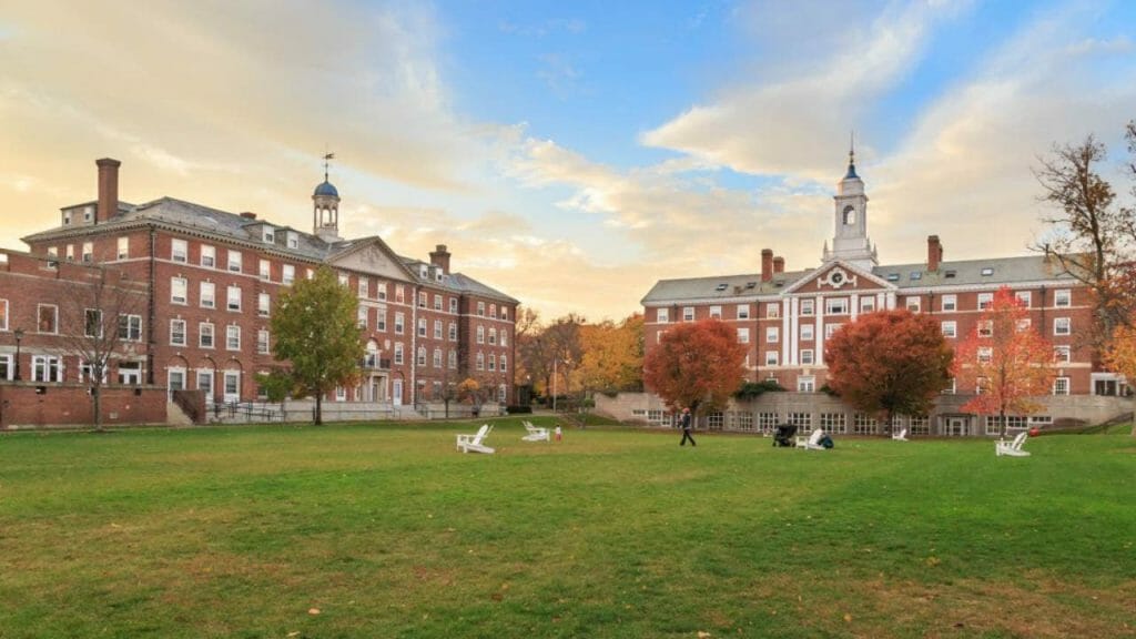 La Universidad de Harvard, Massachusetts, es uno de los campus universitarios más bellos de EE. UU. 